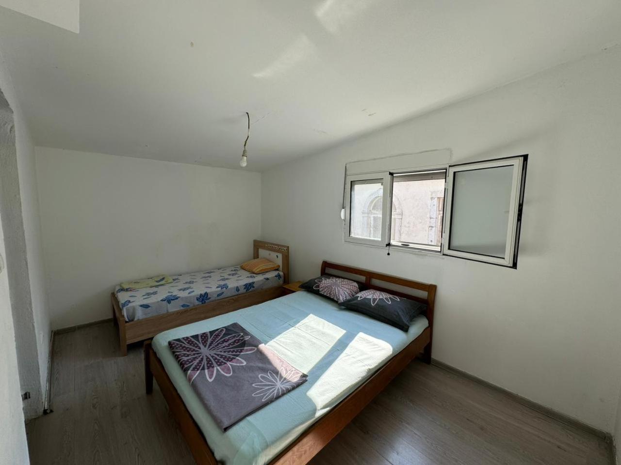 Vlado Apartments พอดโกริกา ภายนอก รูปภาพ