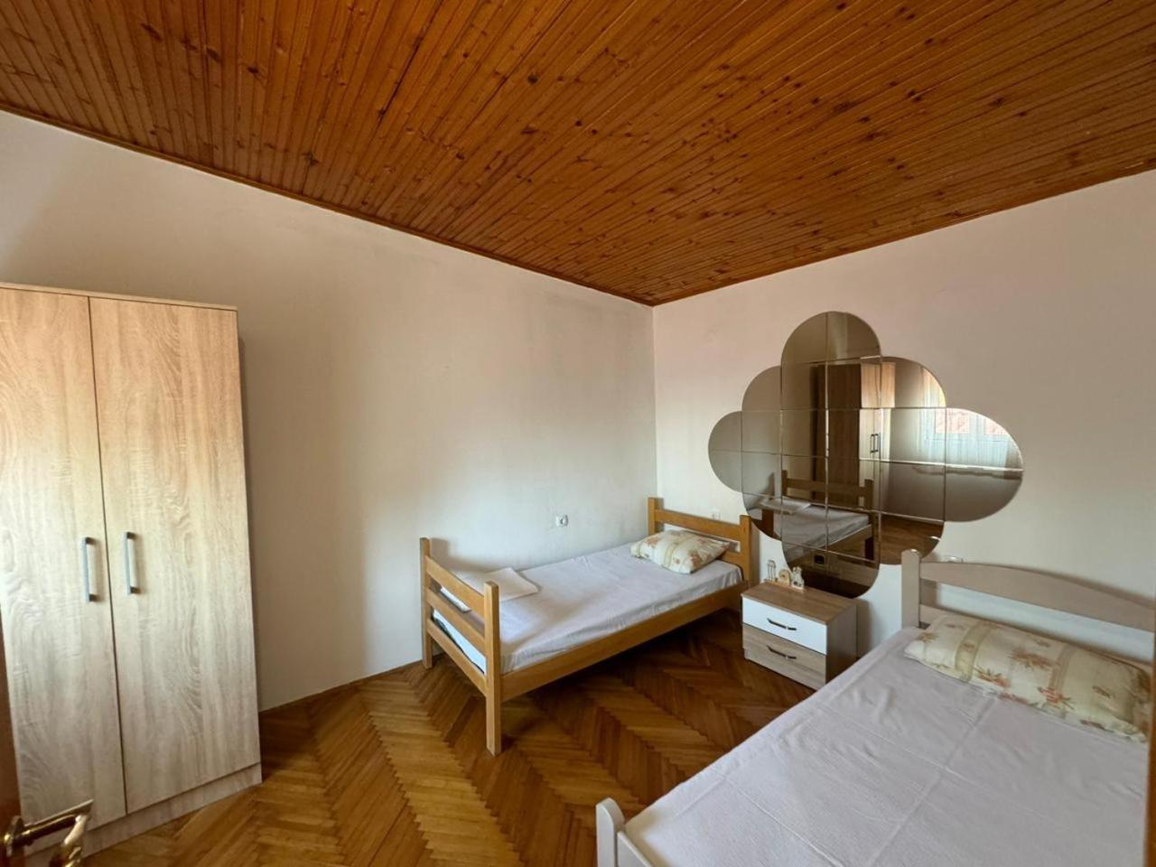 Vlado Apartments พอดโกริกา ภายนอก รูปภาพ